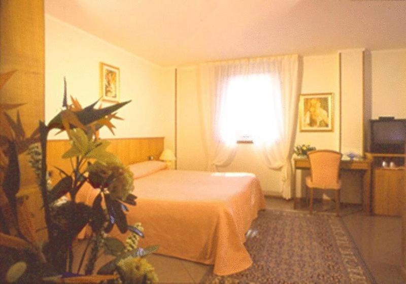 Hotel Willy Gemona del Friuli Room photo