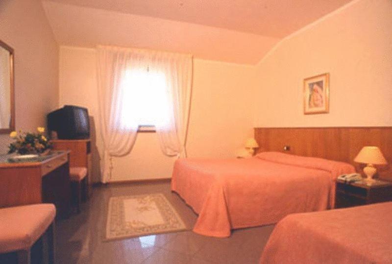 Hotel Willy Gemona del Friuli Exterior photo